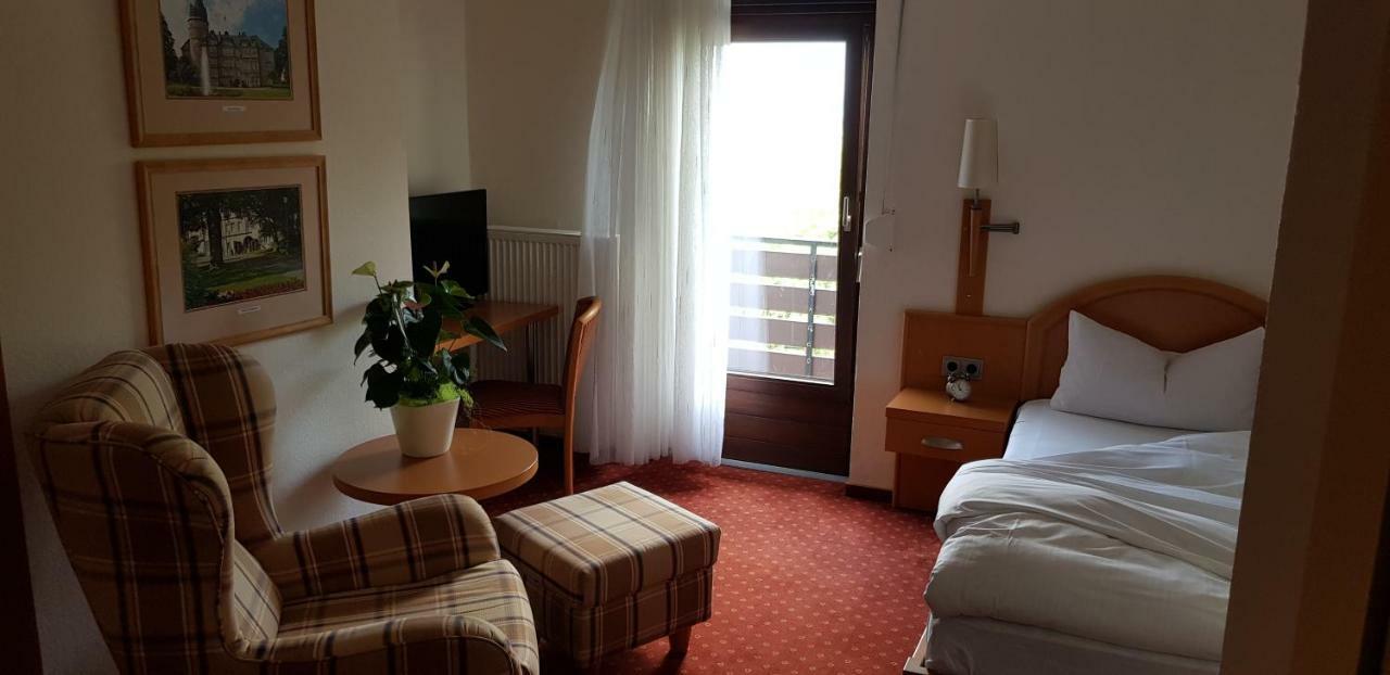 Berghof Hotel Nieheim Exteriör bild